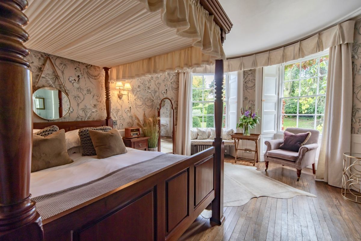Gallery Item 8 for Burleigh Court Cotswolds