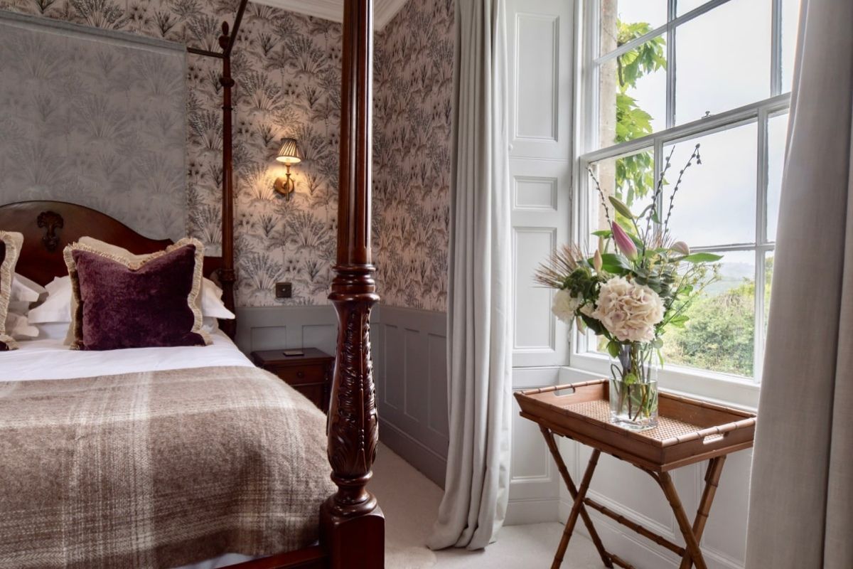 Gallery Item 4 for Burleigh Court Cotswolds