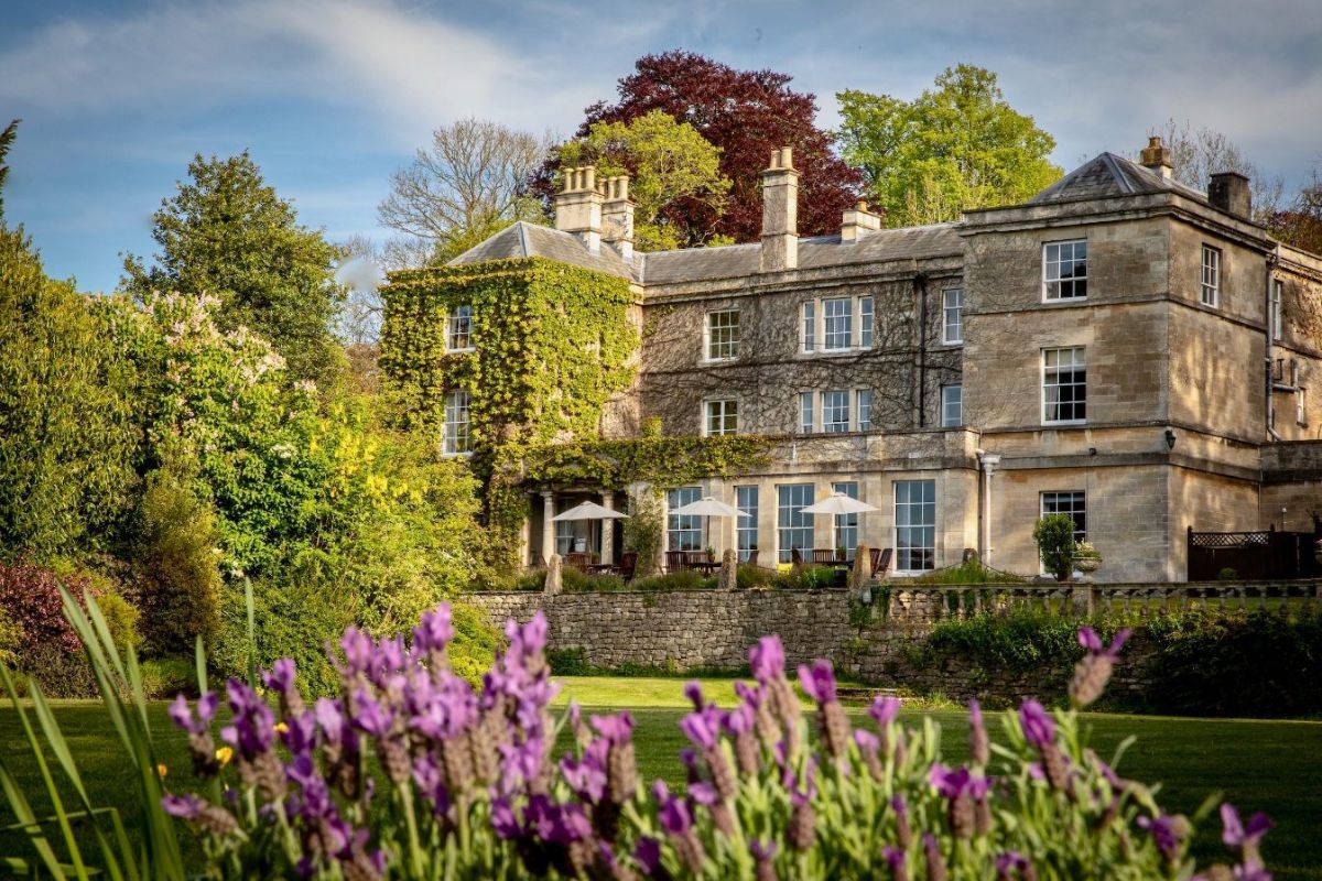 Gallery Item 6 for Burleigh Court Cotswolds